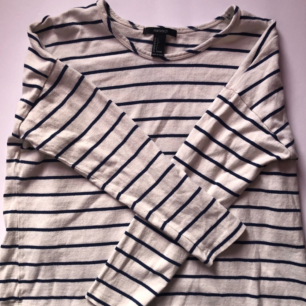 Long sleeve navy and white top